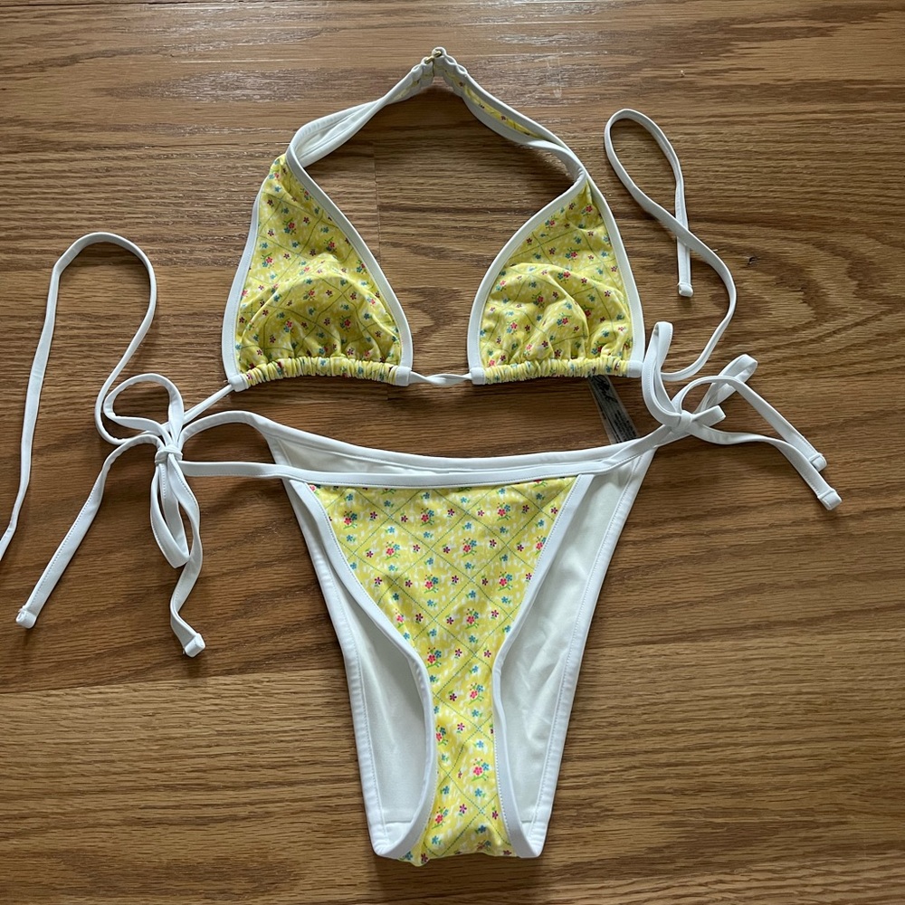 Frankie’s Bikinis set